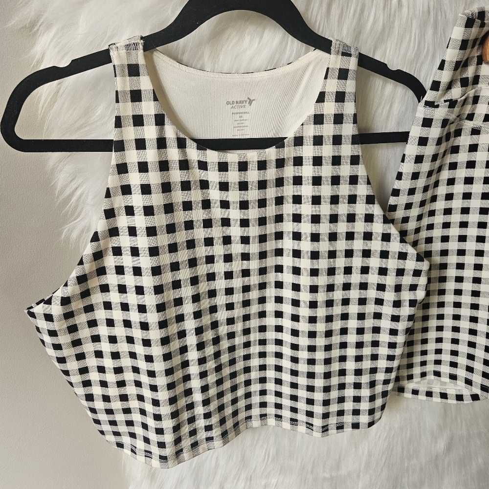 Old Navy Chic Plaid Cropped Top/Shorts Athletic Set - Picture 3 of 10